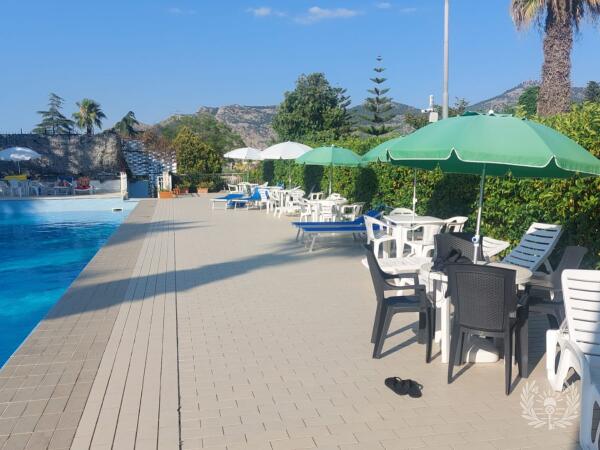Hochwertige Villa in Palermo auf Sizilien, in der Nähe des Strandes von Mondello 2